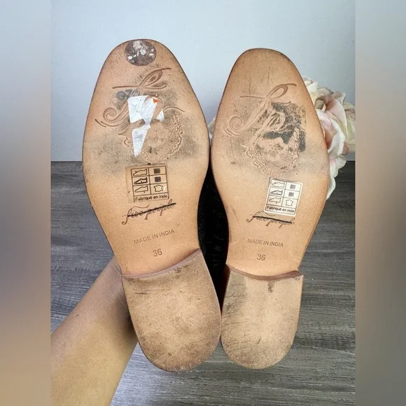 Free People Butterfly Effect Velvet Jacquard Lined Mules size 5.5-6/EU36 EUC - Picture 10 of 10